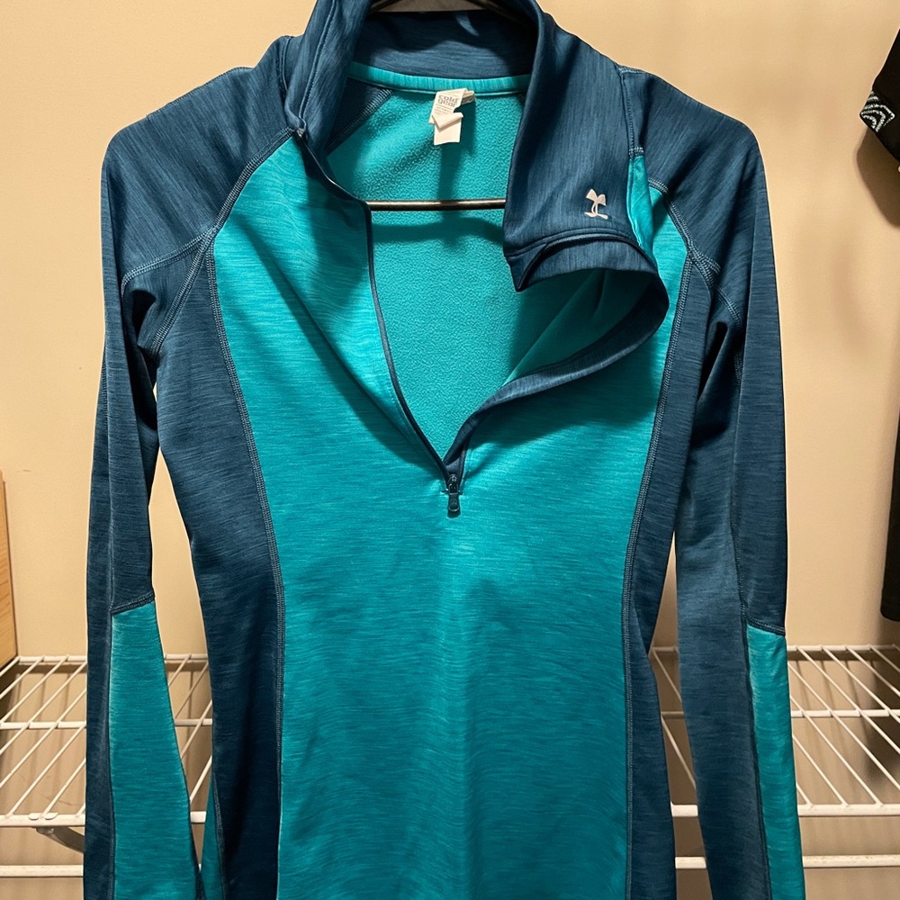 Women’s Under Armour Cold Gear pull-over